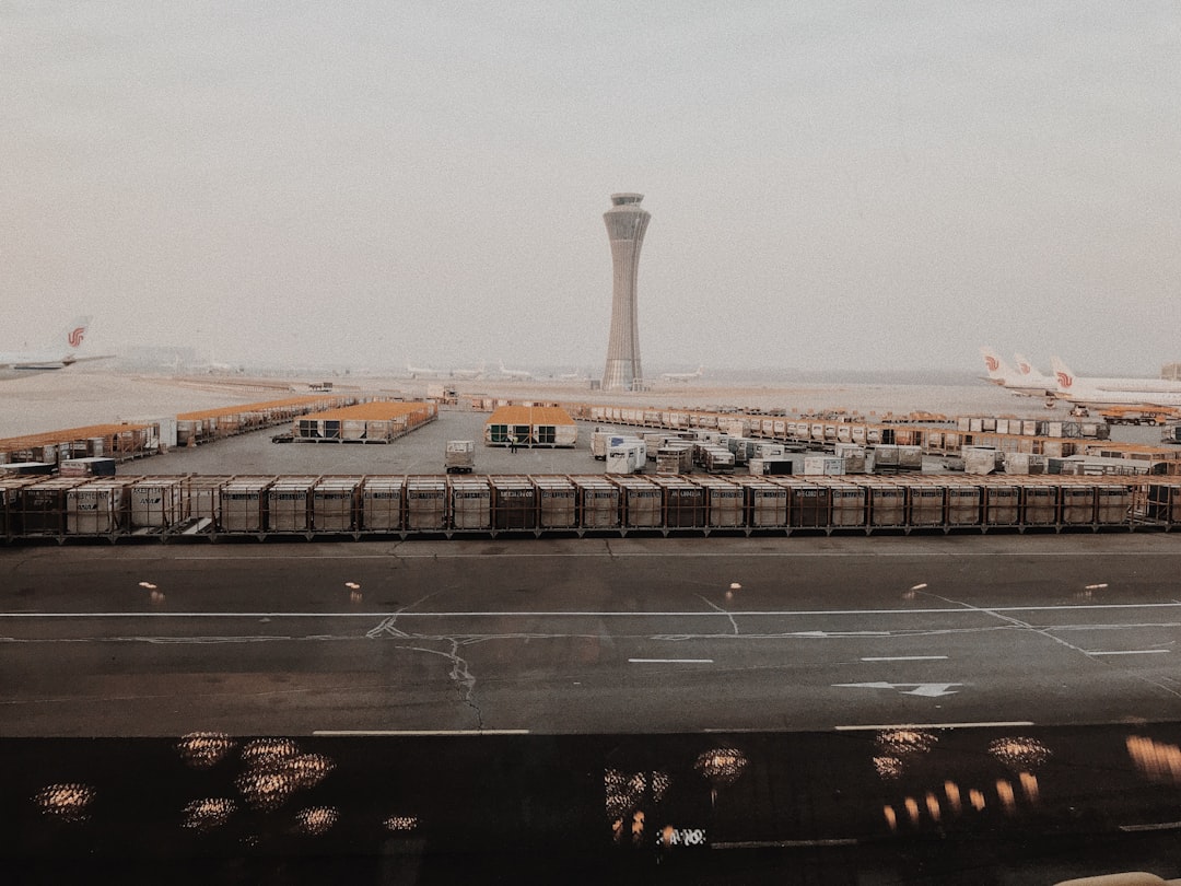 découvrez toutes les informations utiles sur l'aéroport de casablanca : services, accès, vols, transports et conseils pratiques pour un voyage réussi depuis ou vers casablanca.