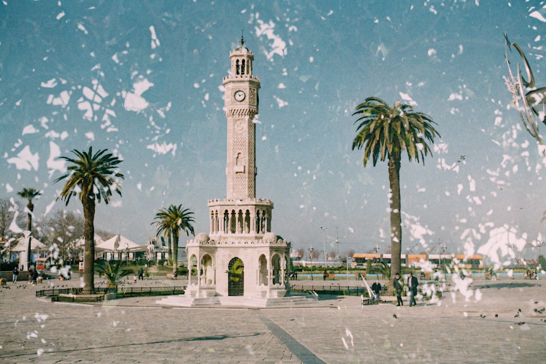 découvrez l’essentiel sur les attaques de casablanca : contexte historique, faits marquants et conséquences de ces événements qui ont marqué le maroc.