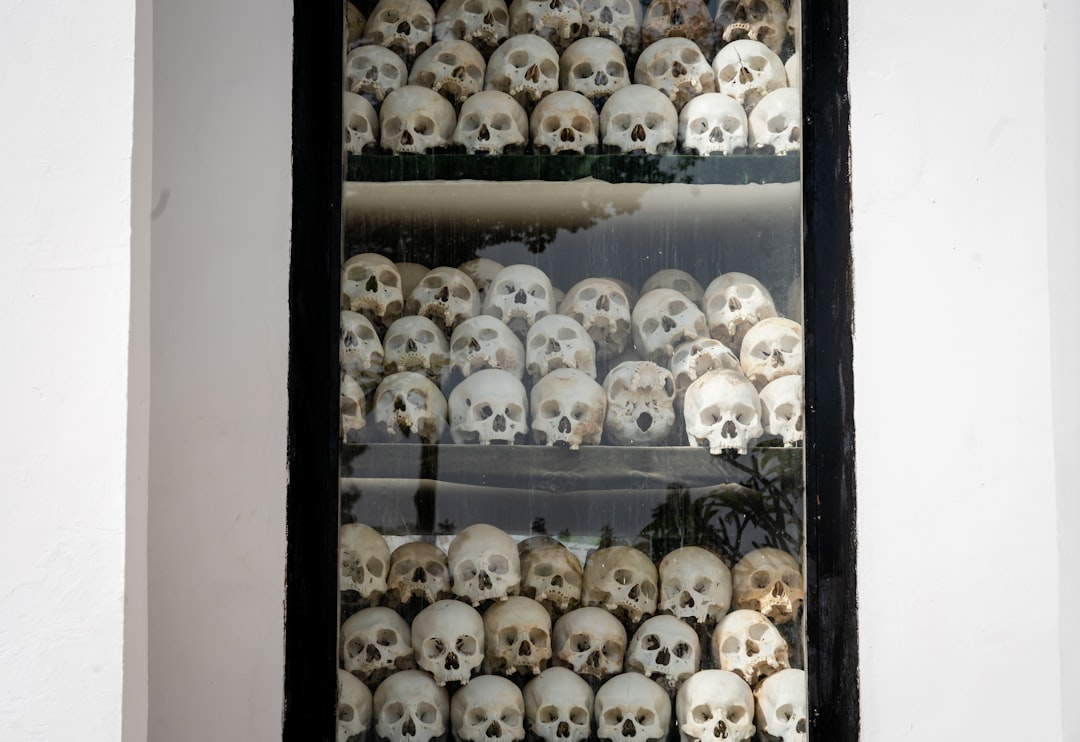 découvrez la réalité du couloir de la mort : histoire, fonctionnement, témoignages et enjeux autour de la peine capitale dans le monde.