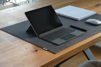 découvrez notre guide complet pour bien choisir votre ordinateur portable : critères de sélection, conseils d’achat, et comparatif des meilleurs laptops pour tous les besoins et budgets.